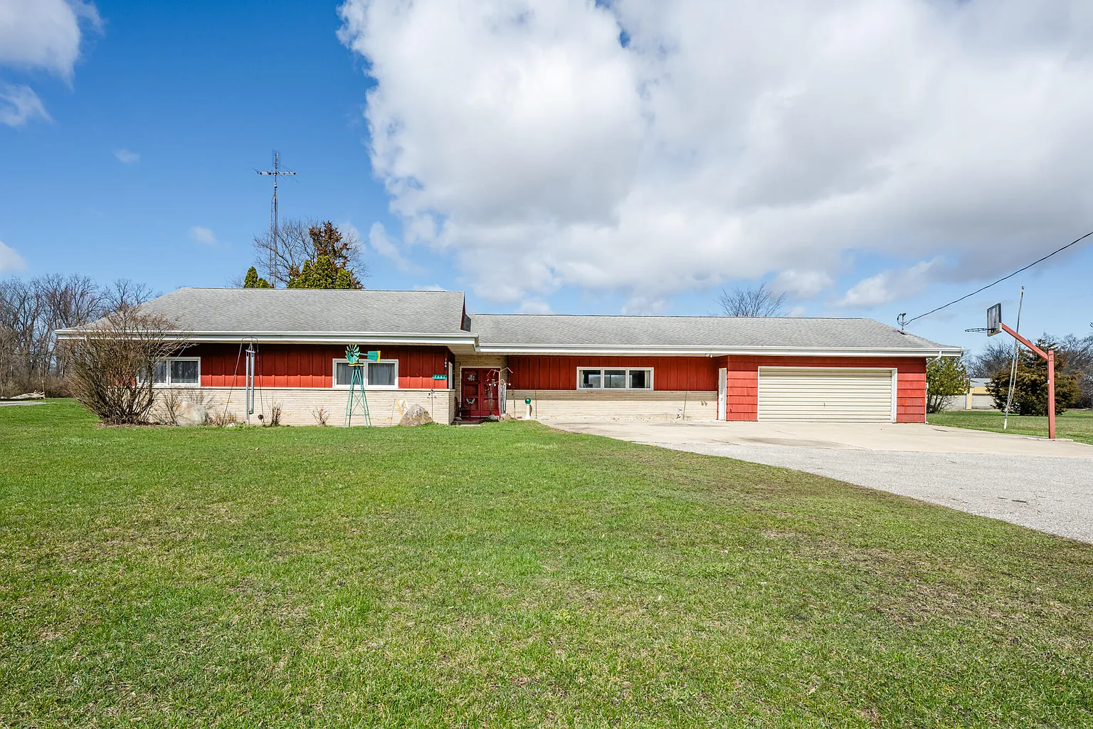 7081 Us Highway 12 W photo 1