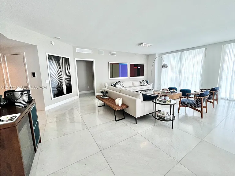 17111 Biscayne Blvd #1102 — Photo 2