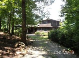 271 Rhetts Ridge Rd, Zirconia, NC 28790