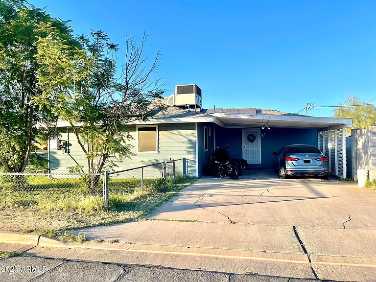 1100 N Brown Ave — Photo 18