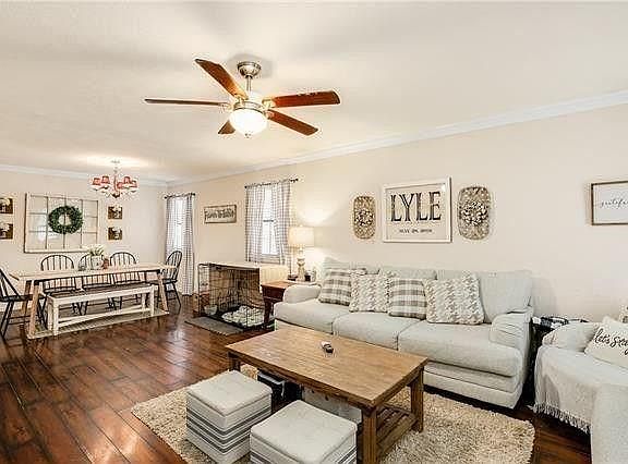 5th image of 2404 Lakeview Cir