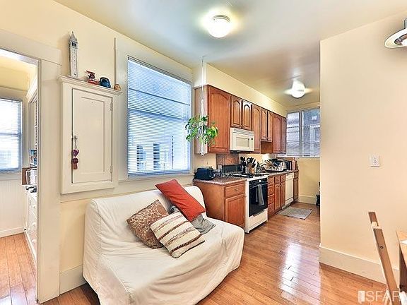 4th image of 1415 Sacramento St