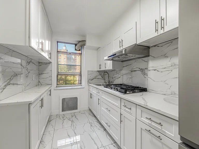 76-10 34th Ave #2H — Photo 3