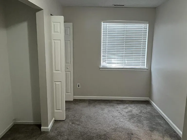 1504 Waldon Ct — Photo 8