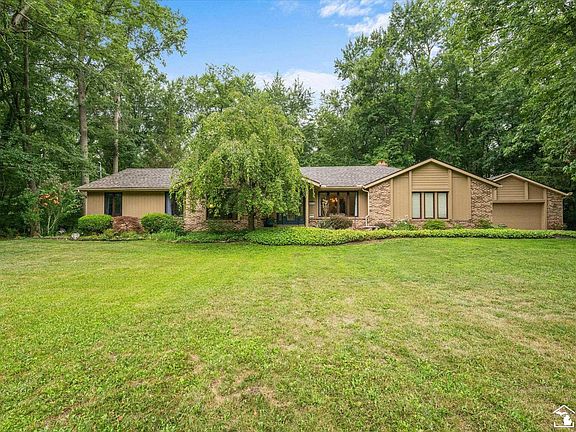 3rd image of 10765 Whiteford Rd