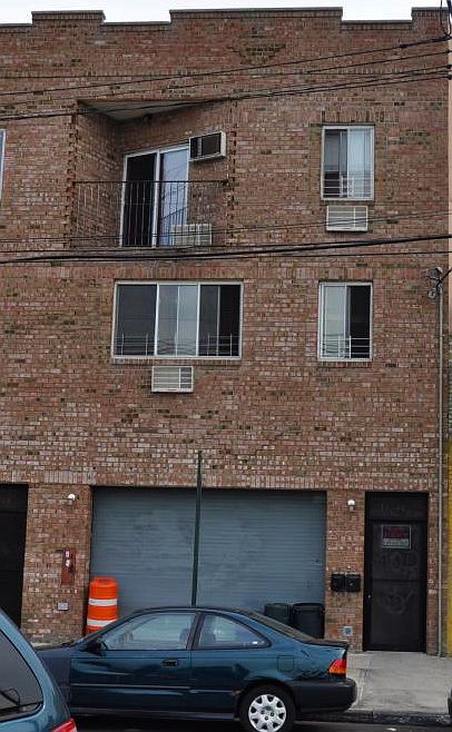 1st image of 1746 E Tremont Ave