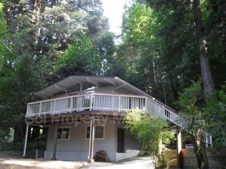 175 S Redwood Dr — Photo 1