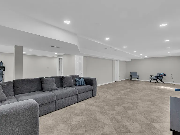 7707 Lake Glen Dr — Photo 31