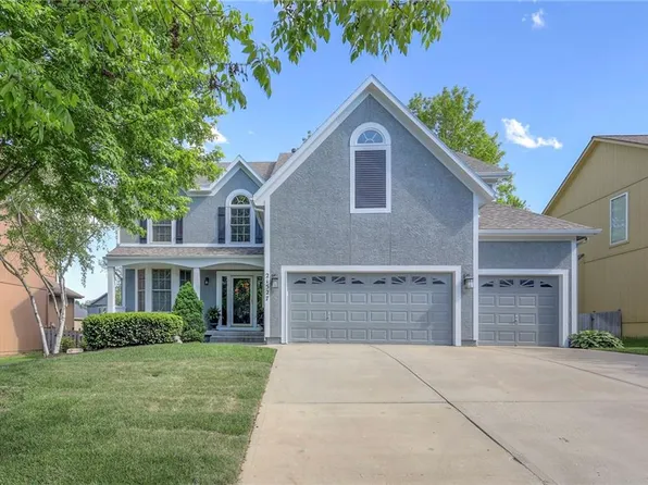 21527 W 98th Ter, Lenexa, KS 66220