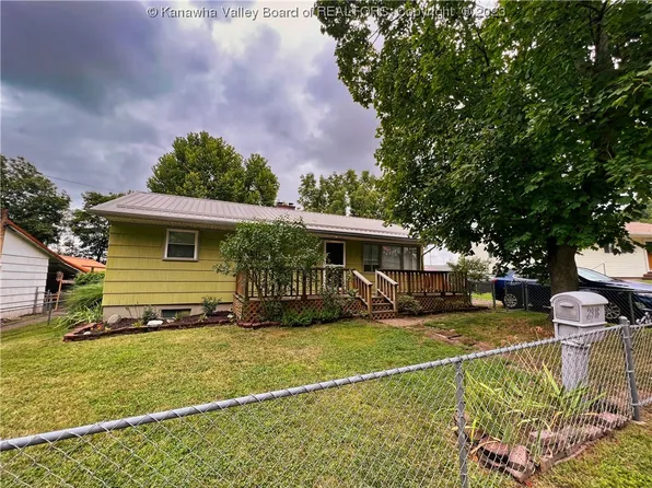 2918 Pence St, South Charleston, WV 25303