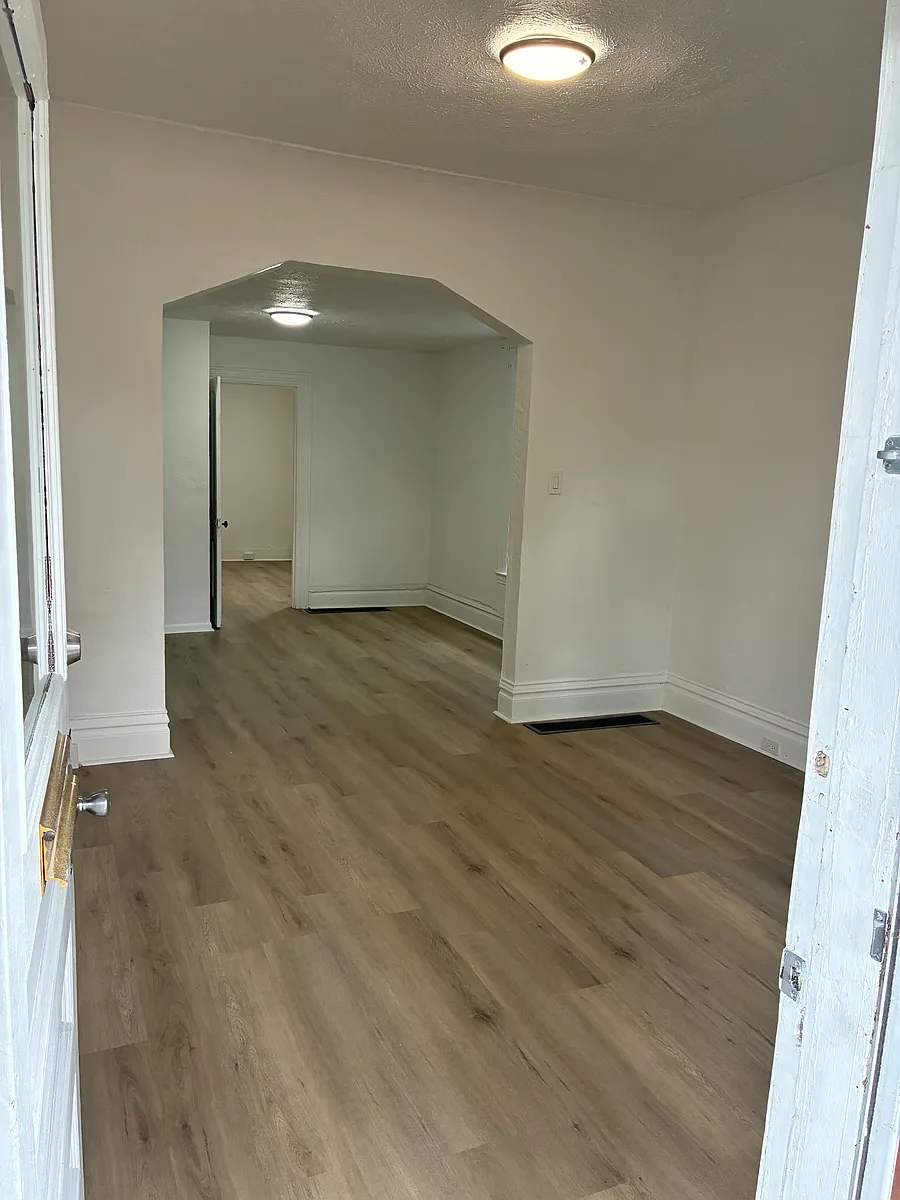 Building Photo - 724 N Elati St