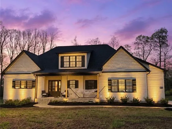 7714 Dovefield Dr, Stokesdale, NC 27357
