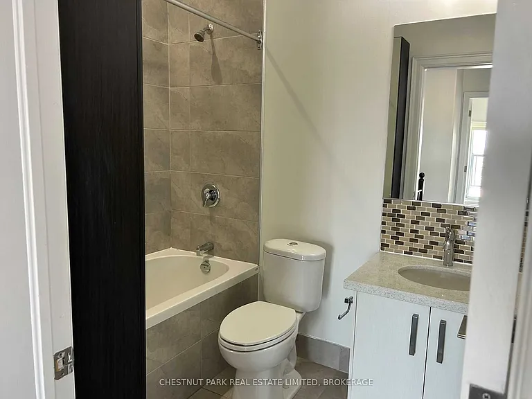 3443 Bathurst St #405 — Photo 22