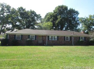 8901 Hood Rd, Charlotte, NC 28215