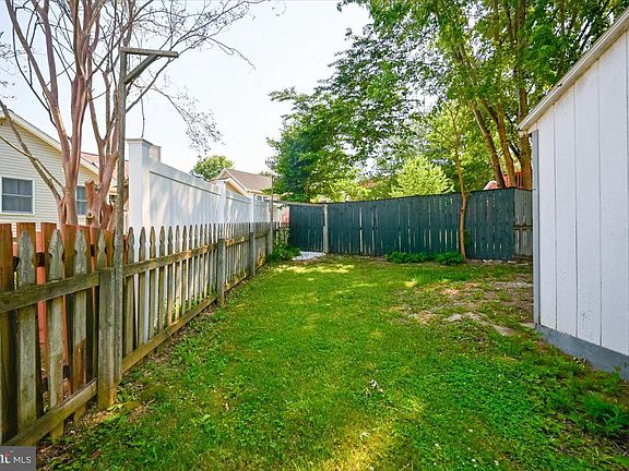 4th image of 35 Oatfield Ct