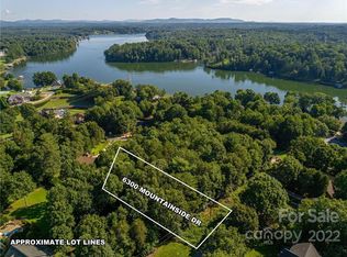 6300 Mountainside Dr, Hickory, NC 28601
