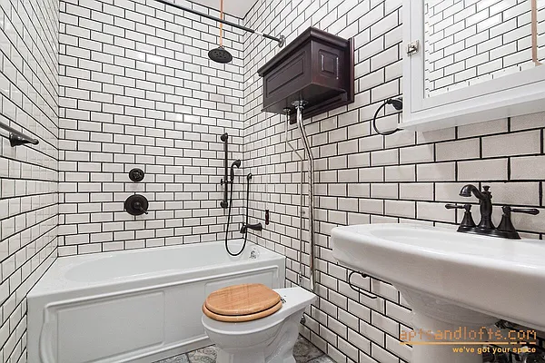 Rented by aptsandlofts.com | media 8