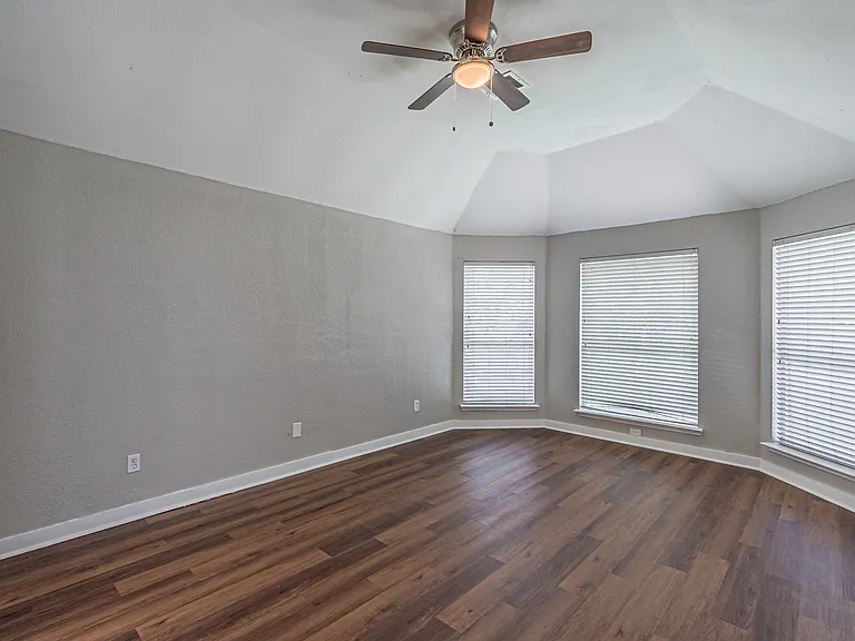 7624 Vista Creek Ln — Photo 26