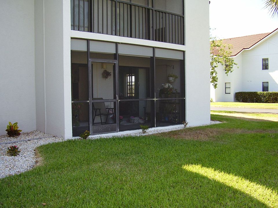 2nd image of 9652 Windsor Gardens Ln APT 102