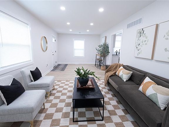 4th image of 1306 Appleton Ave