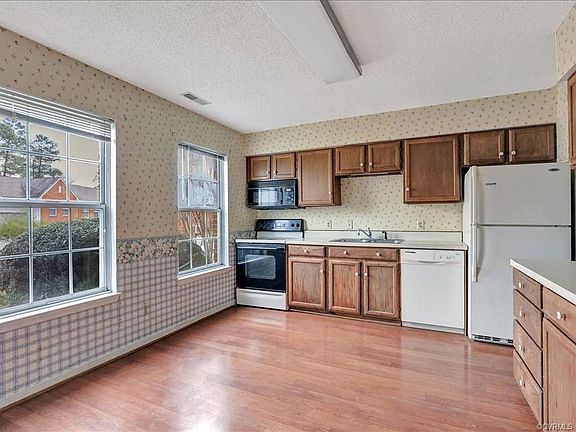 4th image of 4118 Bush Lake Dr #4118