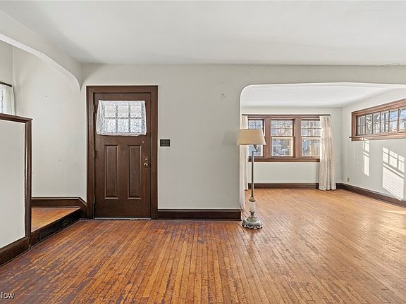 5th image of 6693 Parma Park Blvd