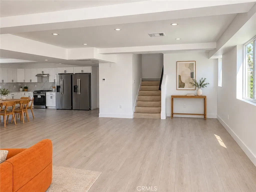 6 bed, 6.0 bath, 1518 sqft, $6,600 — Photo 2