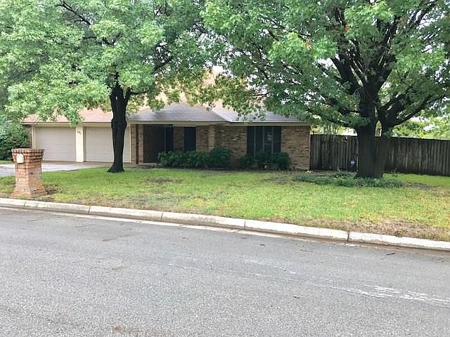 1st image of 141 Shady Oaks Dr
