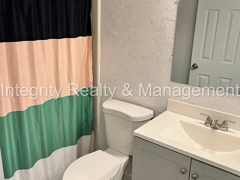 1862 Mackenzie Ct N — Photo 8