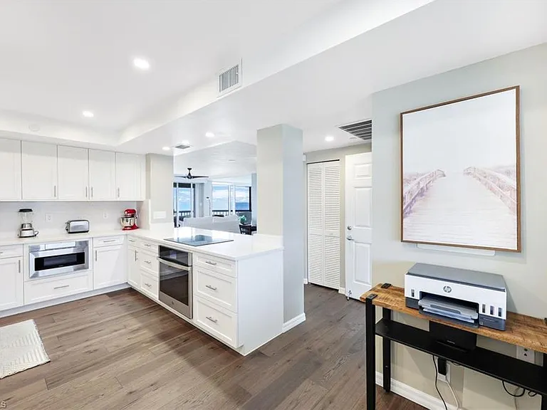 5501 Heron Point Dr #1203 — Photo 9