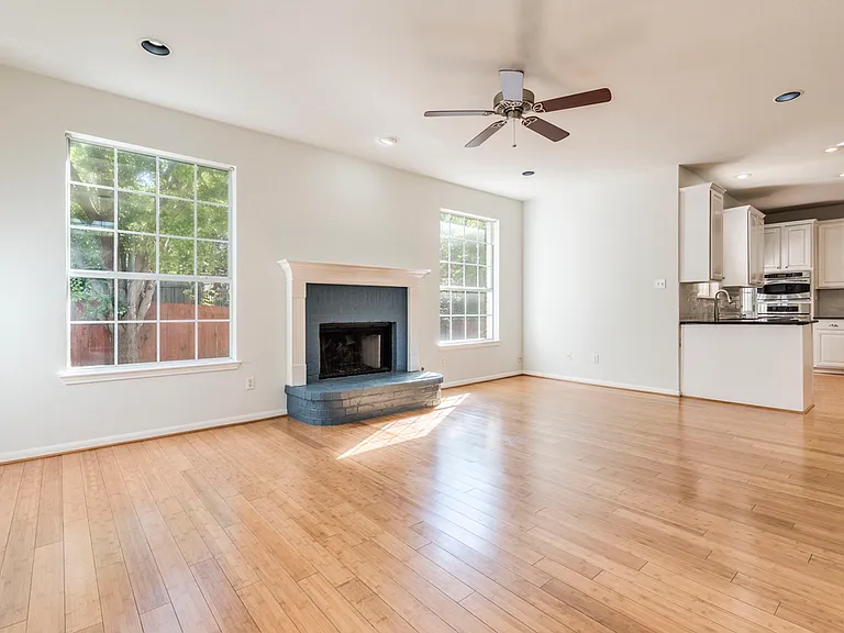 6911 Gentle Oak Dr — Photo 11