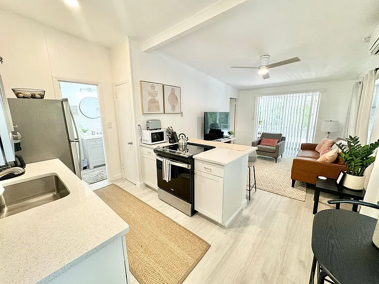 PHA (4073 Springs Ln) — Photo 5