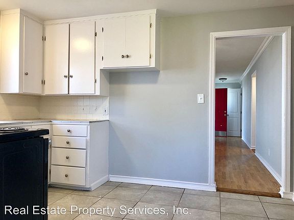 5th image of 2407 Boxwood St