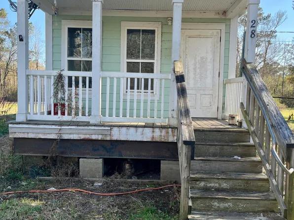 28 Davis Dawsey Rd, Picayune, MS 39466