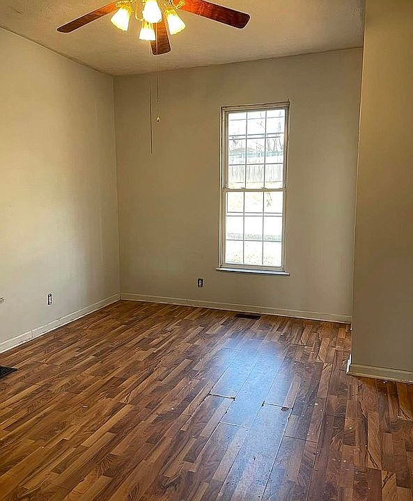 1st image of 622 Williamson St