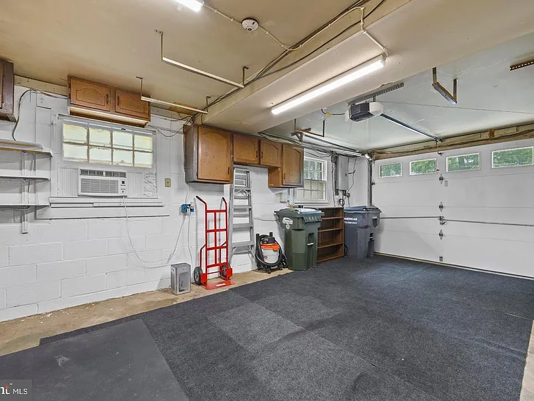 13501 Kelmont Ct — Photo 27