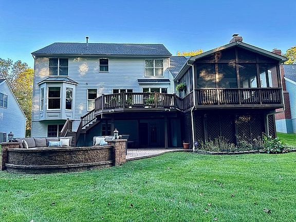 2nd image of 10385 Derby Dr