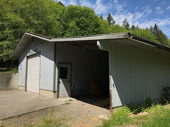 Shop with Additional Parking