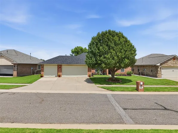 2251 Blue Jay Dr, Edmond, OK 73003