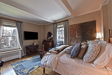 Sold by Prime Manhattan