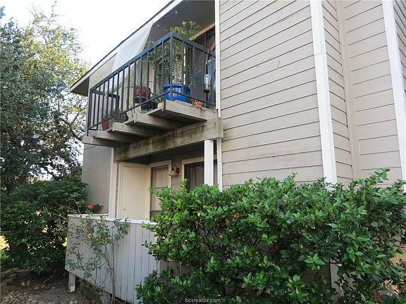 2nd image of 1901 Holleman Dr #509