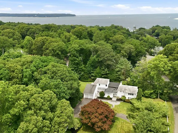 39 Upper Drive, Huntington Bay, NY 11743