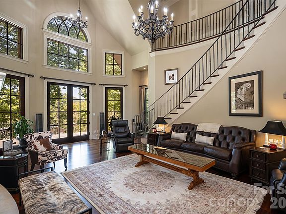 4th image of 204 Secluded Hills Ln