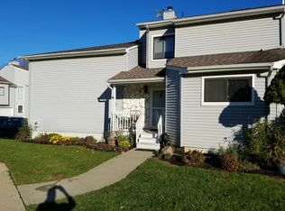 7 Clavendon Ct, Middletown, NJ 07748