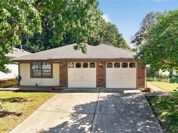 2700 NW 5th St, Blue Springs, MO 64014