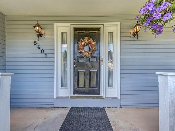 2nd image of 8601 Fieldway Ln