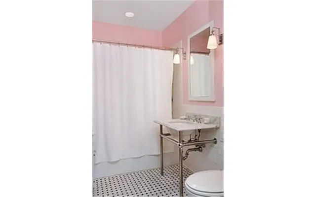 Sold by Douglas Elliman | media 20