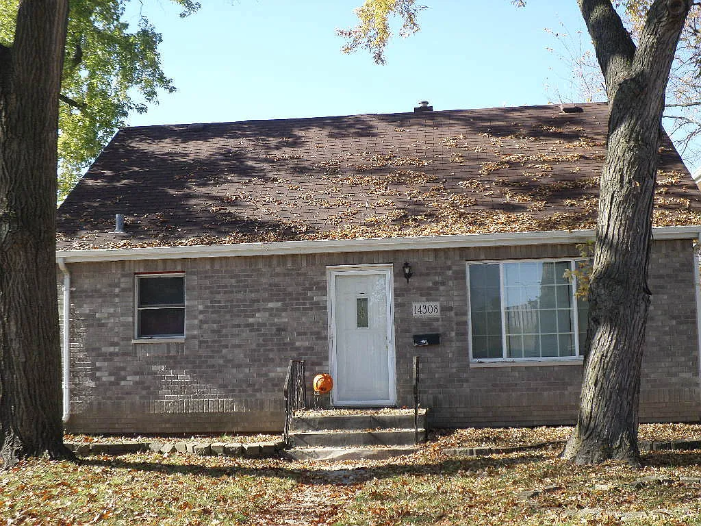 14308 Lawndale Ave photo 1