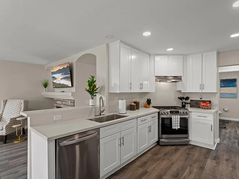 26425 Silverado Ct — Photo 6