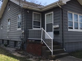 1402 E War Memorial Dr, Peoria, IL